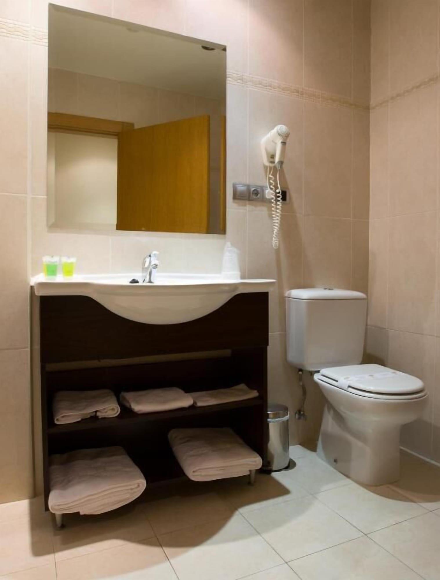 Hotel La Borona Gijón Extérieur photo