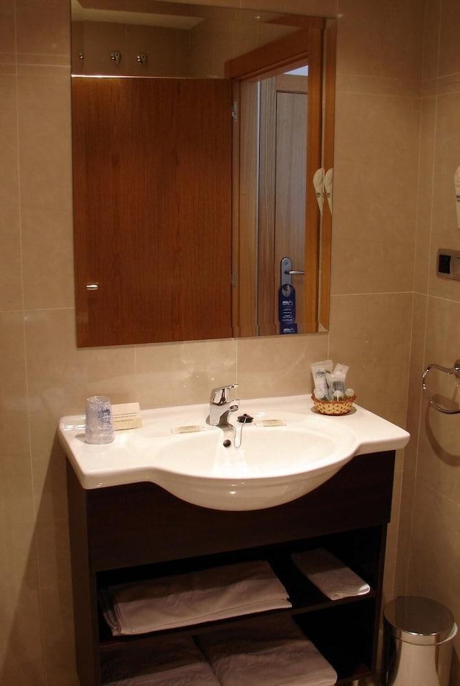 Hotel La Borona Gijón Extérieur photo