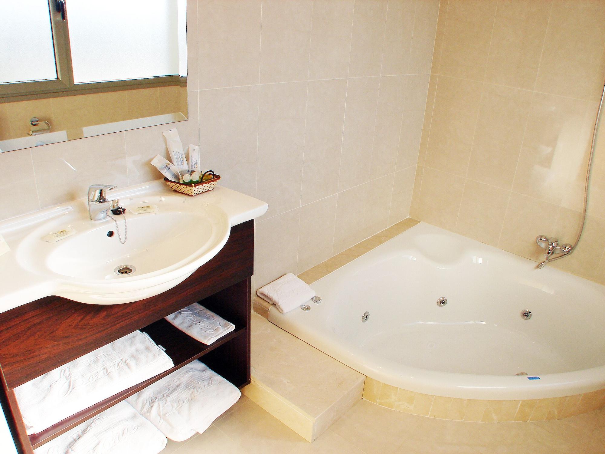 Hotel La Borona Gijón Extérieur photo