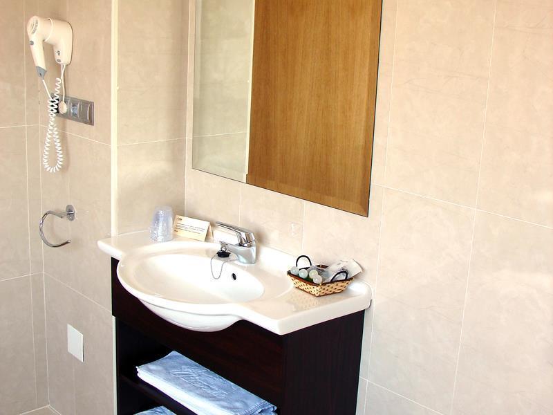 Hotel La Borona Gijón Chambre photo